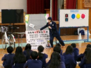 岸和田警察の方のお話を聞いています